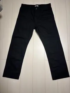 UNIQLO ブラックデニムパンツ　セルビッチ　 32サイズ