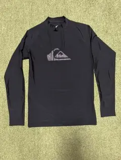 Quiksilver ブラック 長袖ラッシュガード