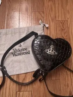 Vivienne Westwood ハート型ショルダーバッグ