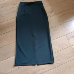 UNIQLO グリーン タイトスカート