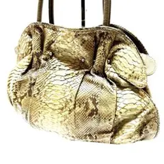 ハンドバッグ レザー パイソン型押し グリーン 立体成形 ふくらみ構造 一体縫製