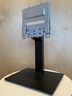 『43UD79』LG 4Kディスプレイ 43UD79-Bのスタンドと背面カバー