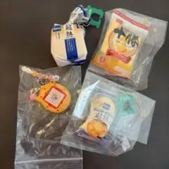 ガチャガチャ　ミニチュアチャーム 3点セット
