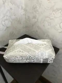 帯リメイクティッシュケース　銀と白