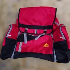 adidas 大型リュック　赤黒　修学旅行、合宿