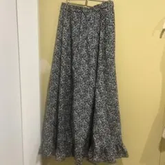 FREAK'S STORE 花柄 フレア スカート　黒と白の花柄