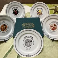 ウォルトディズニー　ミッキー&ミニー70周年記念　お皿5枚セット