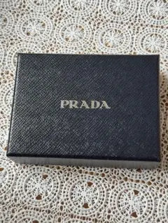 PRADA ギフトボックス 黒 認証カード付き