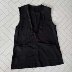 ブラック Vネック ベスト フリンジ仕上げ