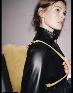 ZARA スエード素材マスタードイエローバッグ