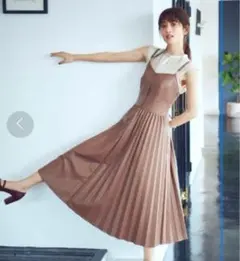 ジルバイジルスチュアート　レザー　プリーツ　ワンピース　ブラウン