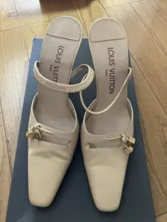 LOUIS VUITTON ベージュ ハイヒール