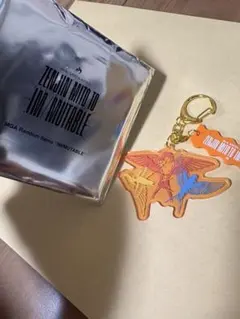 マドメド/MAD MEDiCiNE/最新アクスタ【Q酸素】 - メルカリ