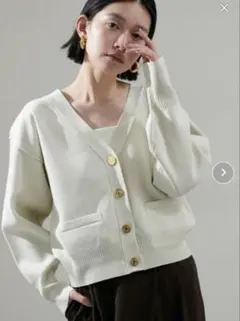 【LARUTA】ロゴ入り金釦カーディガン