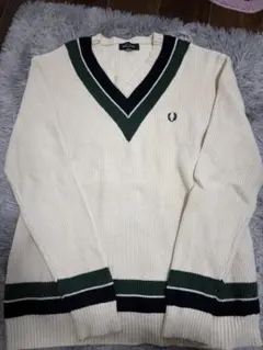 あ*い様 フレッドペリー　Vネック　ニット