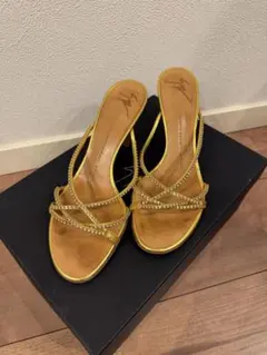 GIUSEPPE ZANOTTI オヤユビプレートサンダル ベージュ36 - メルカリ