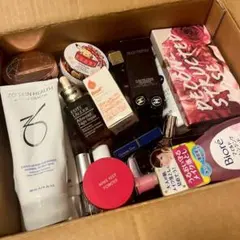 【化粧品大量まとめ売り】エスティローダーCHANEL Dior コスメ約250点