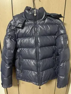 ネイビー ダウンジャケット