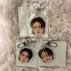 treasure 喜怒哀楽　キーホルダー　顔アクキー　ハルト　ガチャ