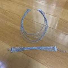 シルバーのネックレス＆ブレスレットのセット