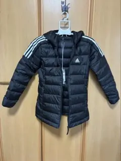 adidas ダウン　ブラック　M 2023年モデル