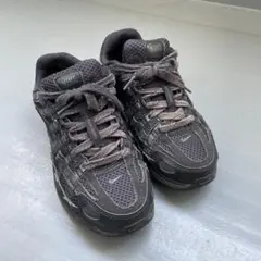 Nike ブラック スニーカー　P6000