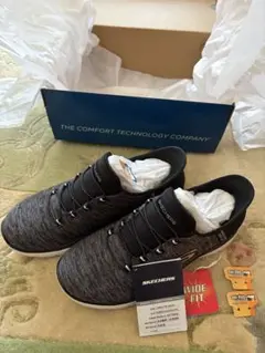 SKECHERS スケッチャーズ　スリップインズ　23センチ　ブラック/ホワイト