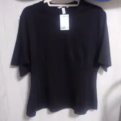 新品未使用H&M　ペプラム黒 半袖Tシャツ