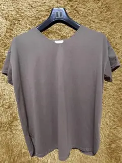 アースミュージックアンドエコロジー≪М≫ＶネックTシャツ　グレイ