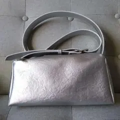 ikkaメタリックシルバーショルダーバッグ