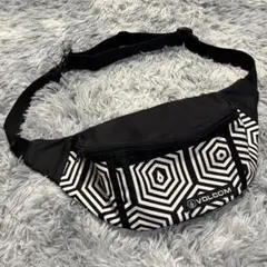 VOLCOM ボルコム　ウエストバック　ボディバック　幾何学のサムネイル