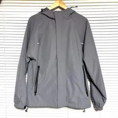 グレー ナイロンジャケット フード付き