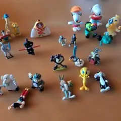 ルーニー・テューンズ　鉄腕アトム　ミニブリスターコレクション　キンダーサプライズ
