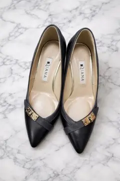 DIANAブラック ポインテッドトゥパンプス 21.5㎝定価19,800円