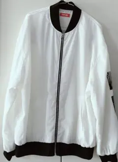 ホワイト MA-1ジャケット