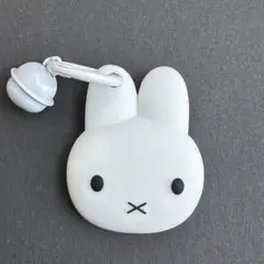 ミッフィー　miffy　Airtag　アップル　エアタグ　シリコン　チェーン