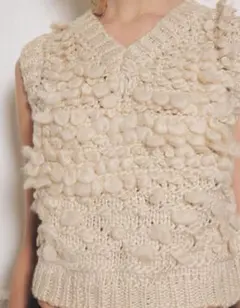 ZARA✨新品・未使用✨ベージュ ニットベスト Vネック ノースリーブ