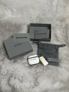 BALENCIAGA イヤホンケース ホワイト