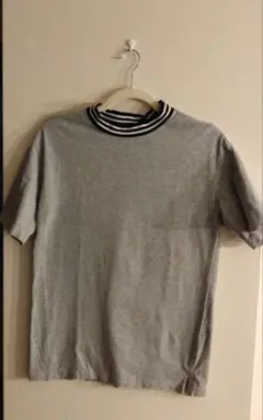 GU レディース　Tシャツ　サイズＳ　クルーネックのサムネイル