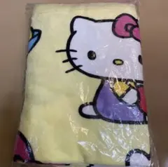 Hello Kitty ⭐️ハローキティ　プラチナ厶ザッカふわふわ　ビッグ毛布