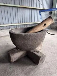 臼と杵セット内径55cm 外径70cm 高さ46cm 小屋解体の為値段下げます