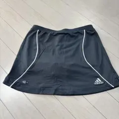 adidas アディダス　テニススカート 黒