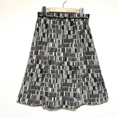 【J.PRESS】ジェイプレス 幾何学柄 フレアスカート 9号 M オンワード