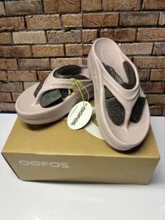 美品　OOFOS OOmega 厚底サンダル　24cm ベビーピンクのサムネイル