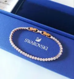 ほぼ新品 SWAROVSKI テニス Dluxe ブレスレット スワロフスキー