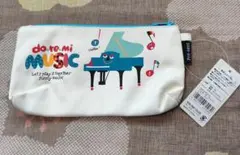 かわいいネコとピアノ、音符の柄のペンケース
