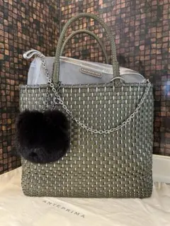 Item thumbnail for item 05b39c9c-7f46-4bab-a9a0-b9dd52d0649c