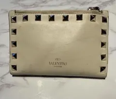 VALENTINO GARAVANI ロックスタッズ 二つ折り財布のサムネイル