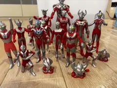 ウルトラマン ソフビ フィギュア 大量セットのサムネイル