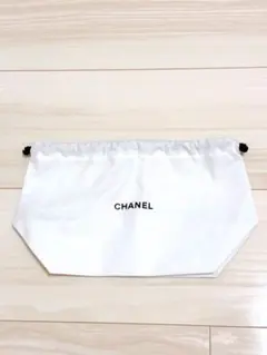 CHANEL ホワイト 巾着ポーチ